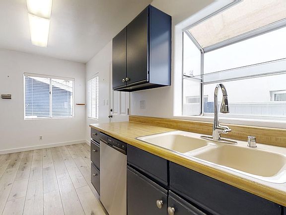3rd image of 1257 Bonnie Brae St #1