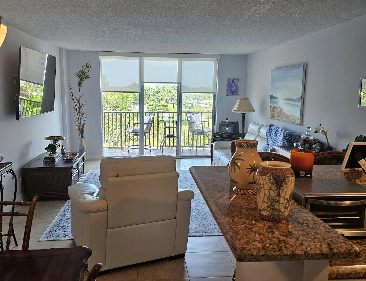 2 bed, 2.0 bath, 1031 sqft, $3,300 — Photo 2