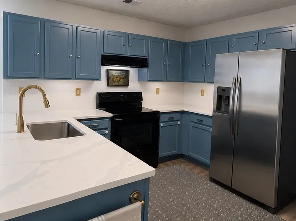 2408 Radcliff Dr, Lawrenceville, GA 30043