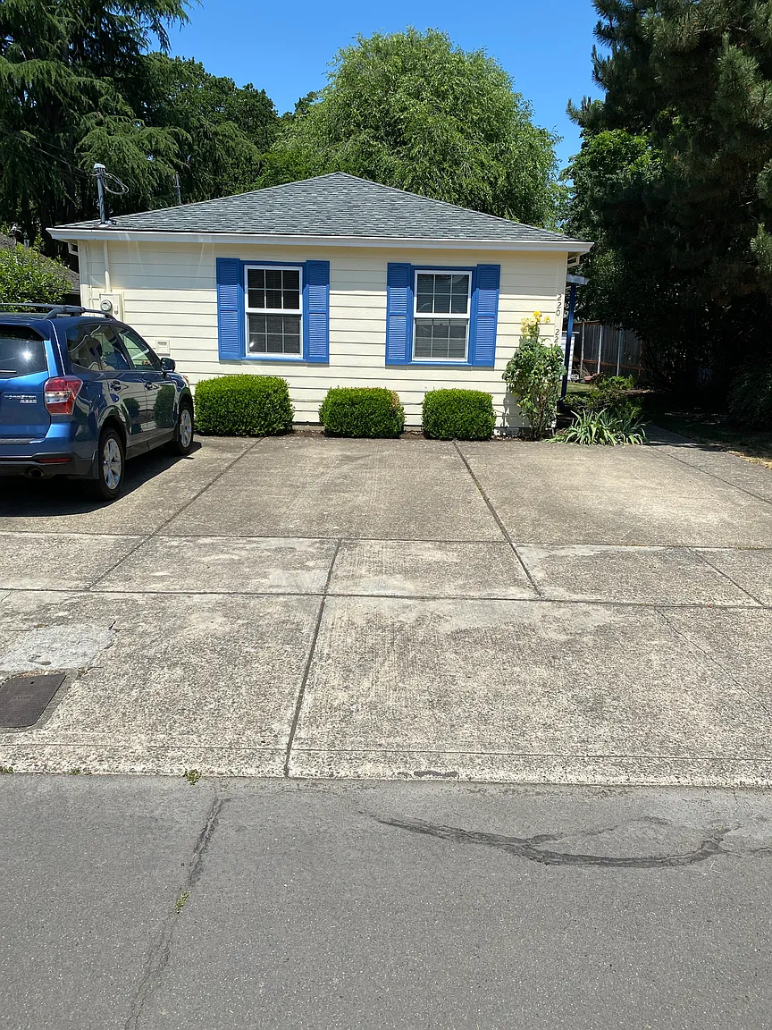 220 W Fairfield St photo 1