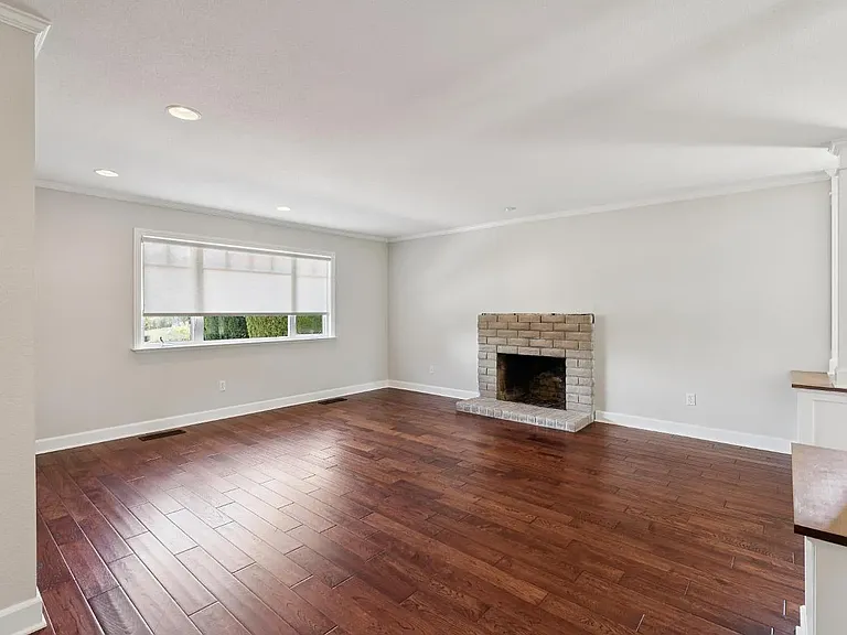 1296 Orchard St — Photo 4