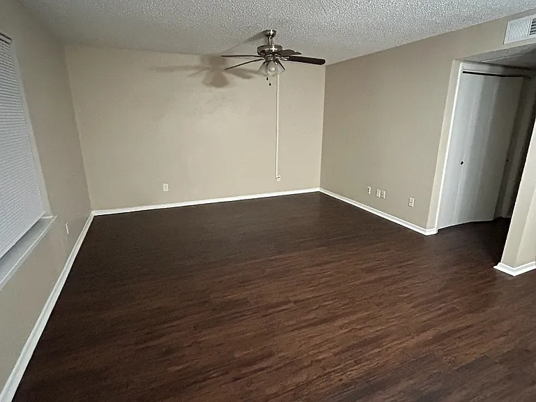 1819 Westminster St #203 — Photo 3