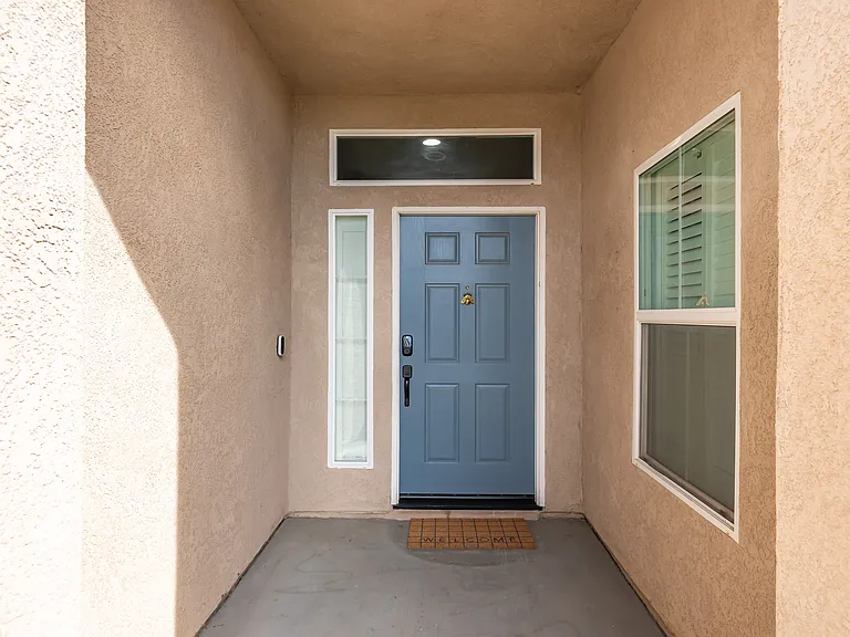1114 W Pepper Dr — Photo 4