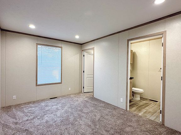 5th image of 453 Apple St #453