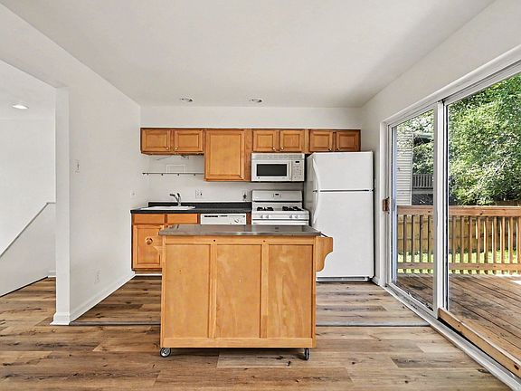 3rd image of 2629 Brannon Ave