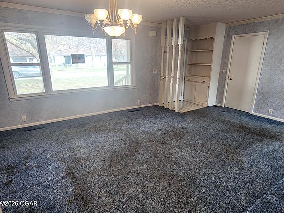 3rd image of 111 Maple St