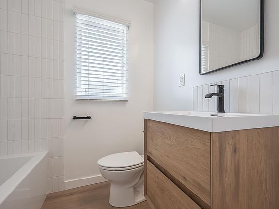 3rd image of 3201 S Barrington Ave APT F