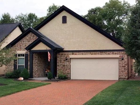 947 Pinnacle Club Dr, Grove City, OH 43123
