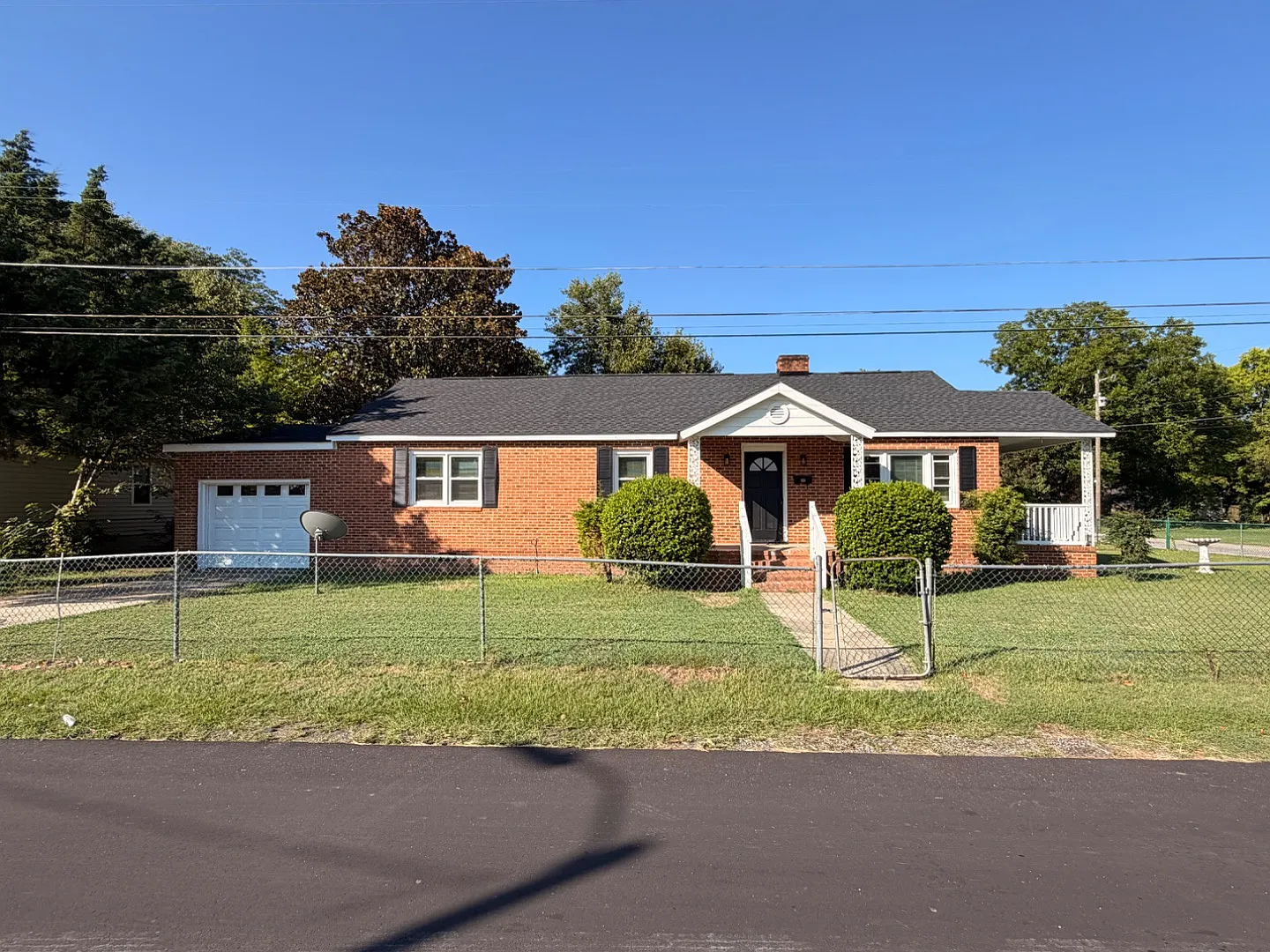 1000 E Harnett St — Photo 1