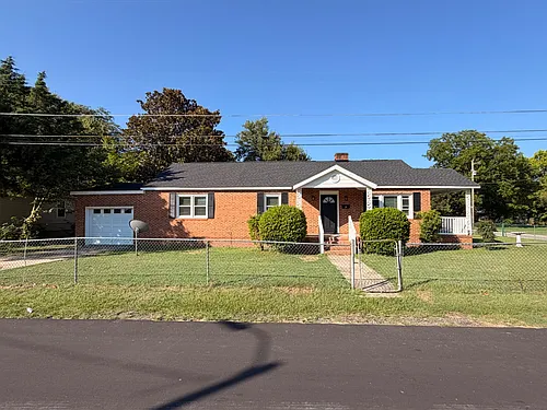 1000 E Harnett St Photo 1