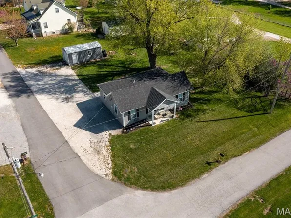 228 College Cir, Eolia, MO 63344