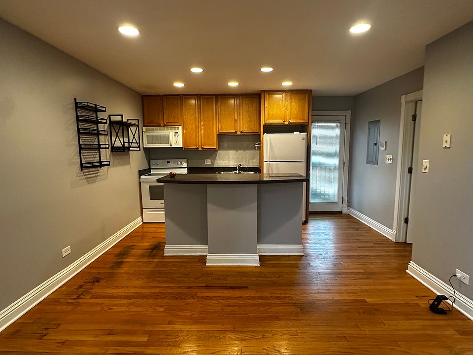1st image of 5225 N Ashland Ave APT 2B