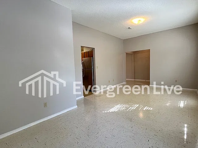 4 bed, 2.0 bath, 1615 sqft, $1,495 — Photo 3