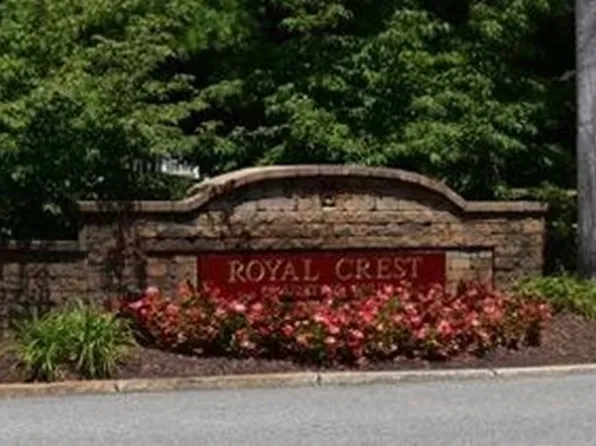 5 Rainbow Pond Dr APT 4, Walpole, MA 02081