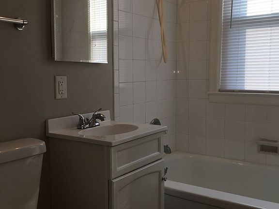 4th image of 818 N 46th St #1