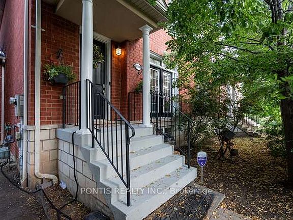 5th image of 3452 Eglinton Ave W