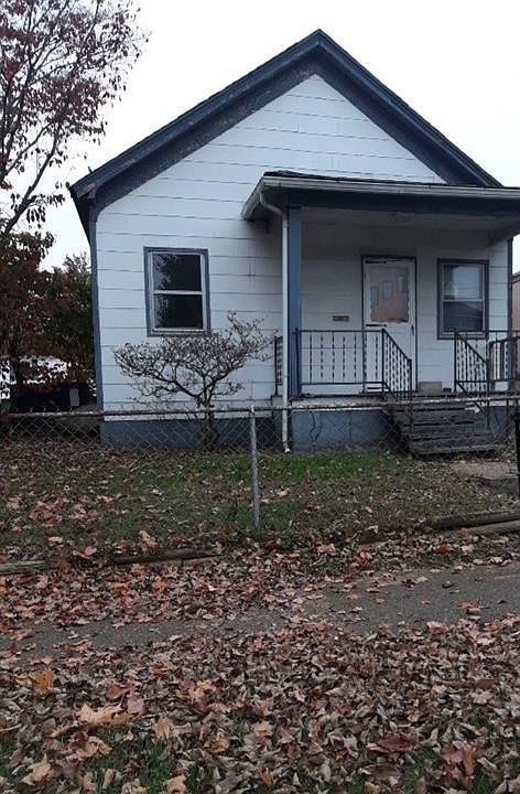 1st image of 226 3rd Ave