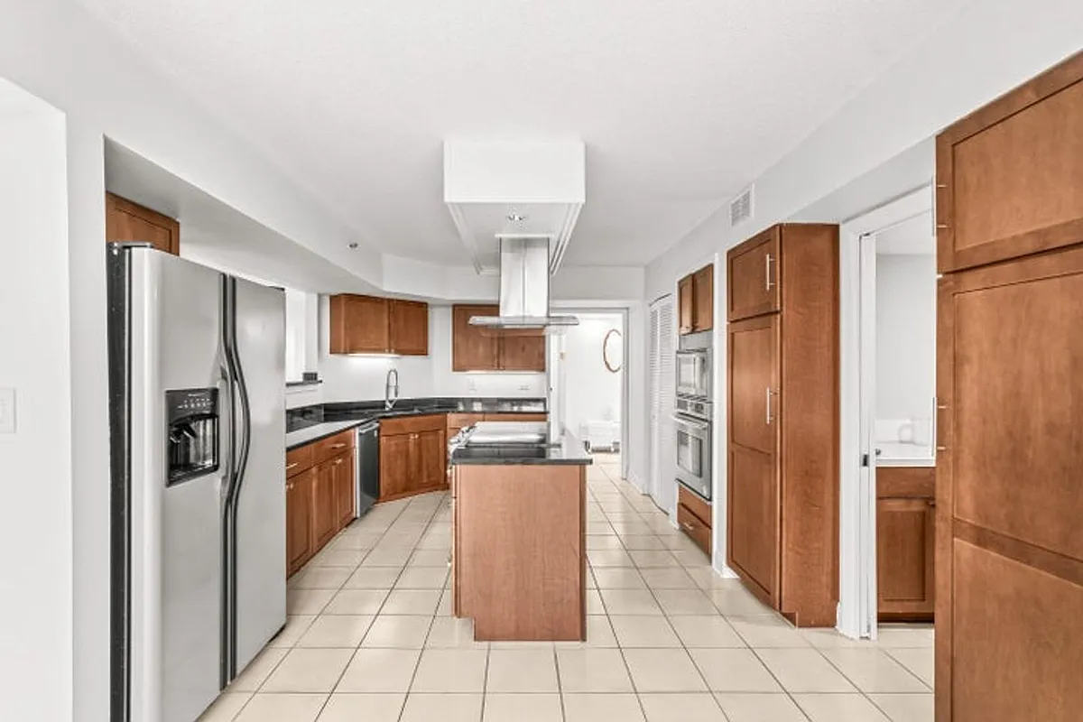 Building Photo - 7201 Promenade Dr E #302