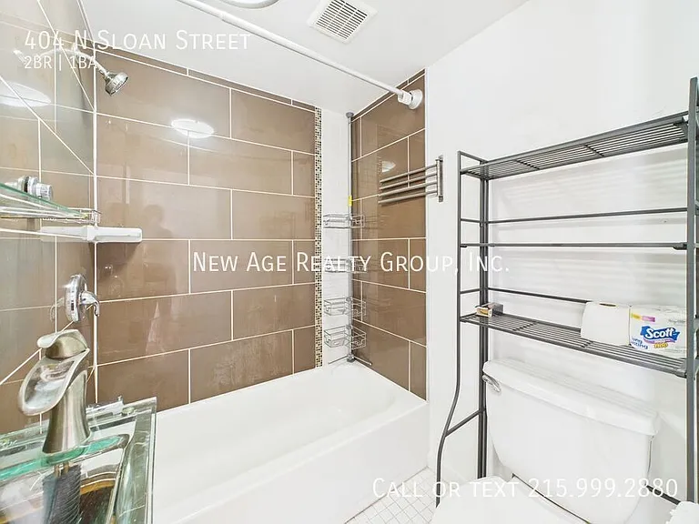 404 N Sloan St — Photo 8