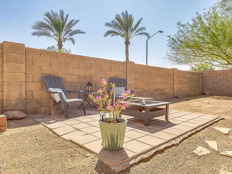 1348 S Heritage Dr — Photo 3