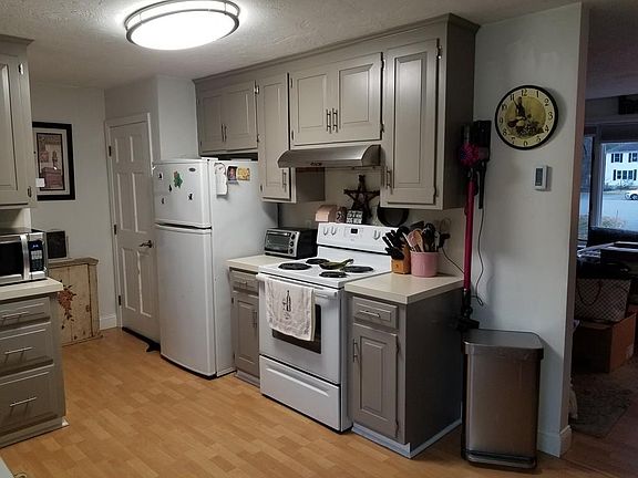 5th image of 3 Crestwood Dr #0