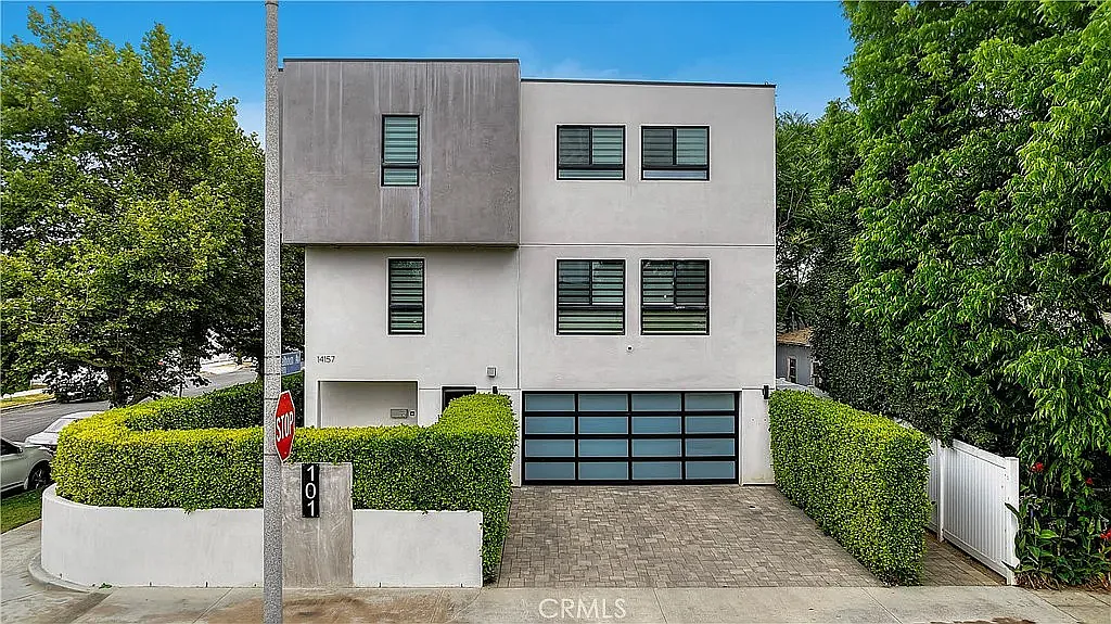 3 bed, 2800 sqft, $6,000 — Photo 1