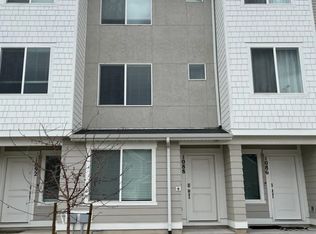 1087 E Waterway Ln, Saratoga Springs, UT 84045