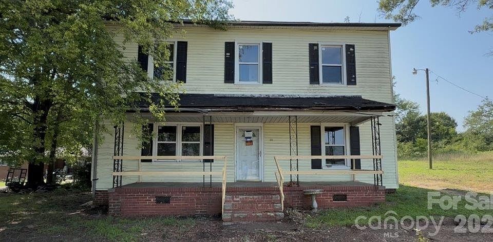 1st image of 614 Saluda Rd