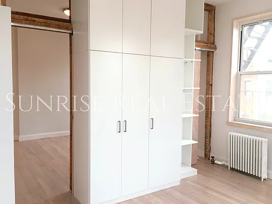 Rented by Sunrise Real Estate | media 29