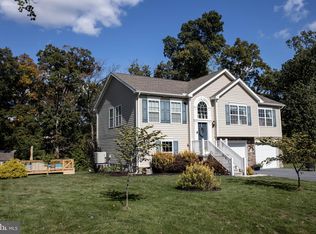 1749 Falcon Ln, Chambersburg, PA 17202