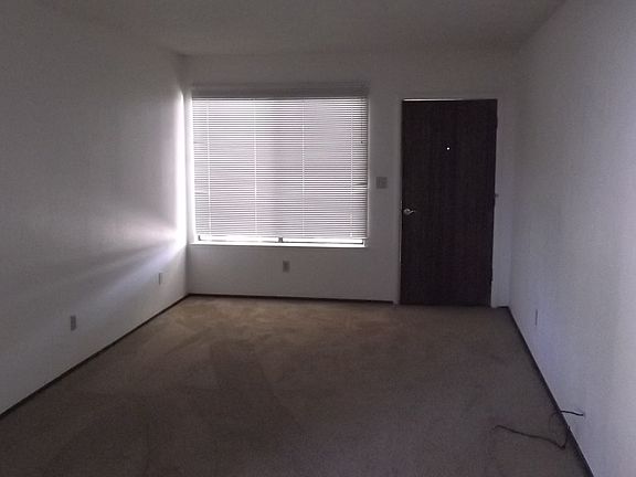 3rd image of 6059 Leafwood Dr