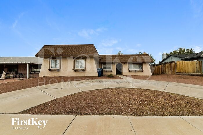 1st image of 240 Palo Verde Dr