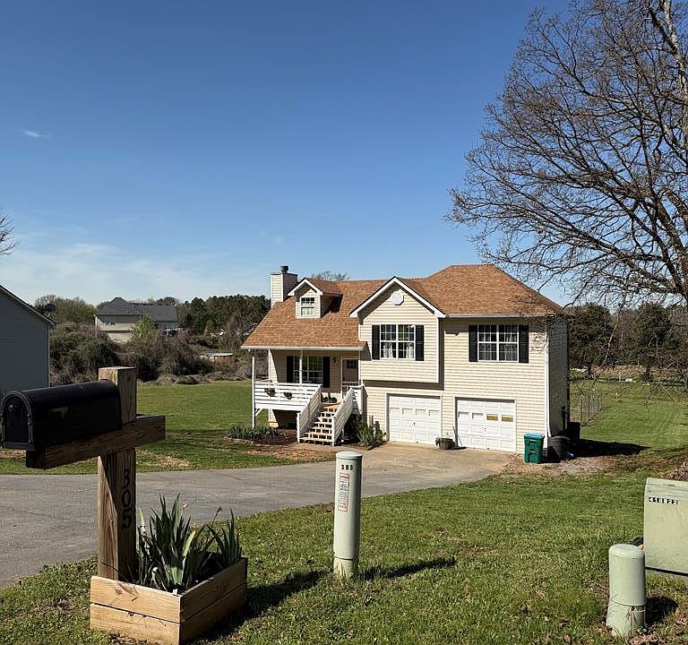1st image of 305 Rail Dr