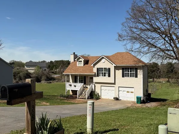 305 Rail Dr, Adairsville, GA 30103