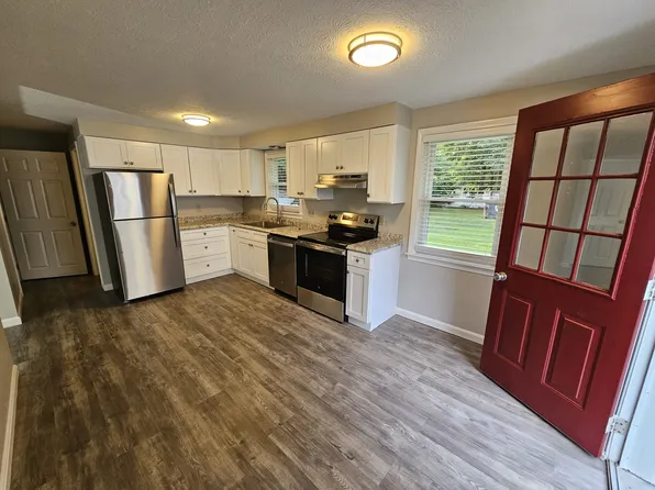 45 Shawmut St, Concord, NH 03301