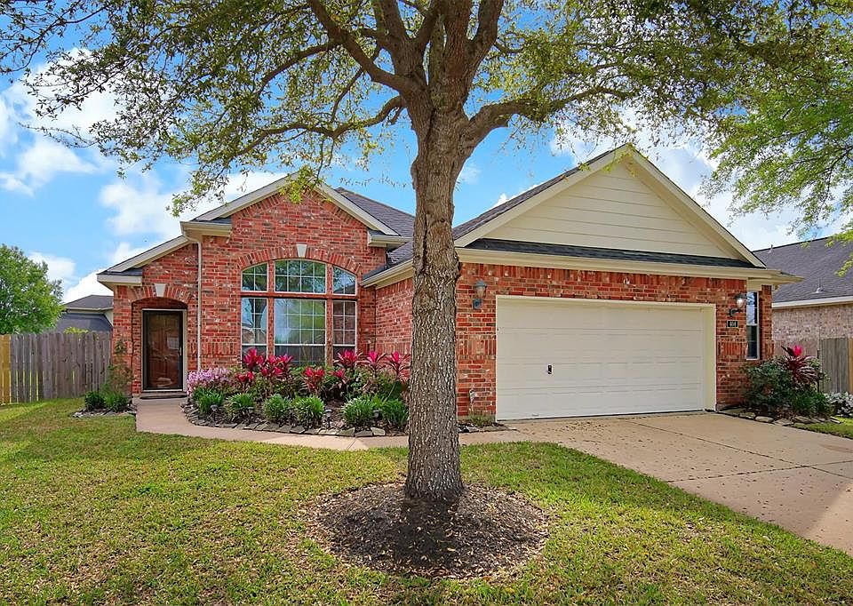 1st image of 404 Abbey Ln