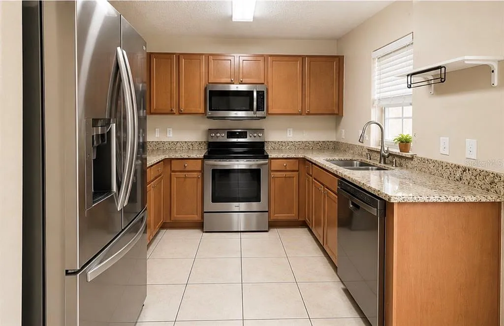 2 bed, 2.5 bath, 1496 sqft, $1,695 — Photo 3