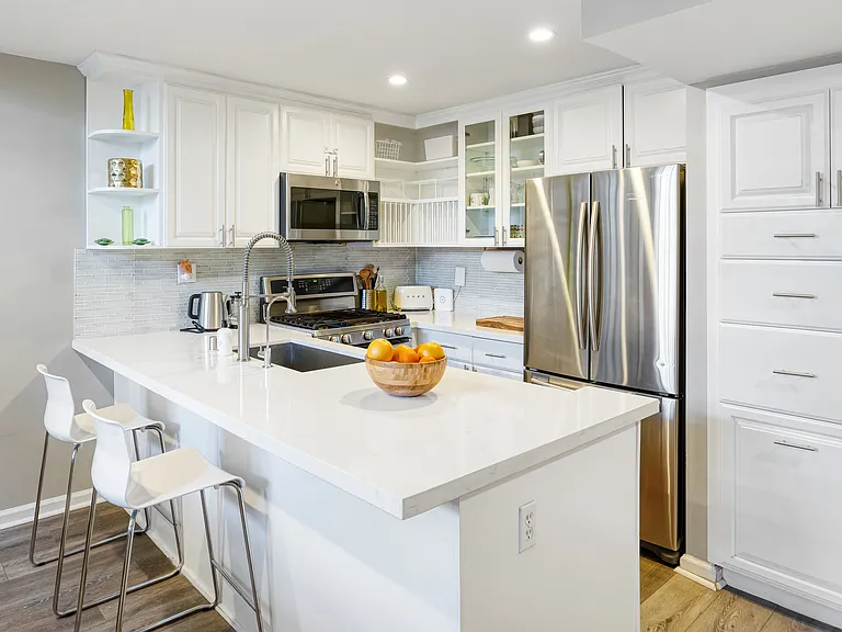 100 Driftwood St #10 — Photo 15