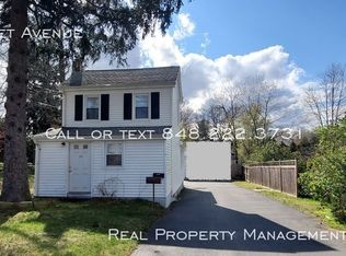 33 Sunset Ave, Old Bridge, NJ 08857