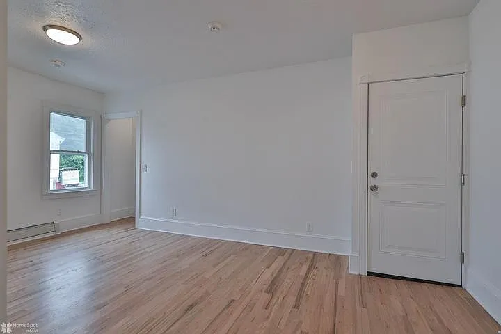 1154 Northampton St #3 — Photo 3