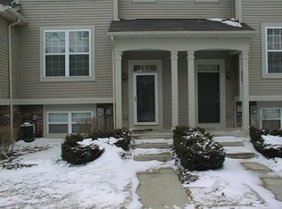 776 Cherry Creek Dr, Grayslake, IL 60030