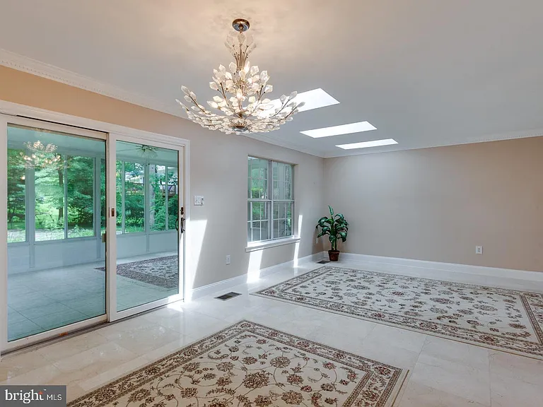10522 Brevity Dr — Photo 10