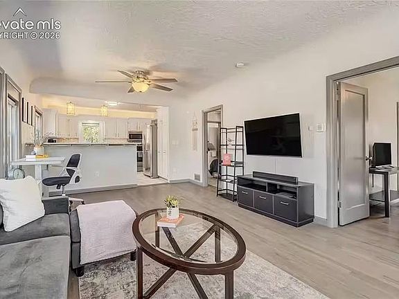 5th image of 411 Olive St