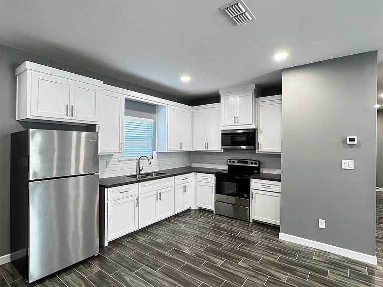 1808 Angelina Dr #1 — Photo 5
