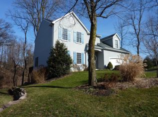 25 Red Oak Dr, Lititz, PA 17543