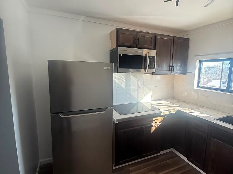 222 E Melrose St #222 — Photo 3