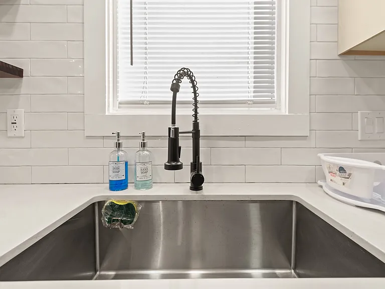 102 S Lockwood Dr #4 — Photo 15