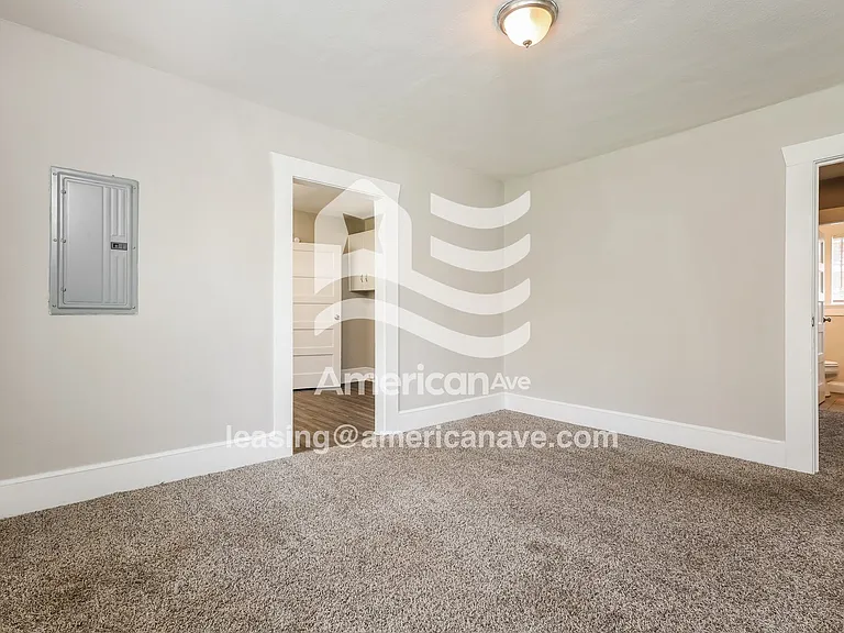 571142_006_wm_-_living_room_12906727.jpg