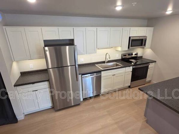 1221 Commonwealth Ave #206