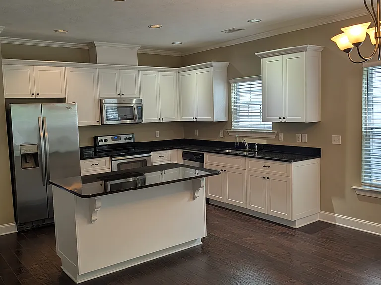 108 Kenosha Ct — Photo 2